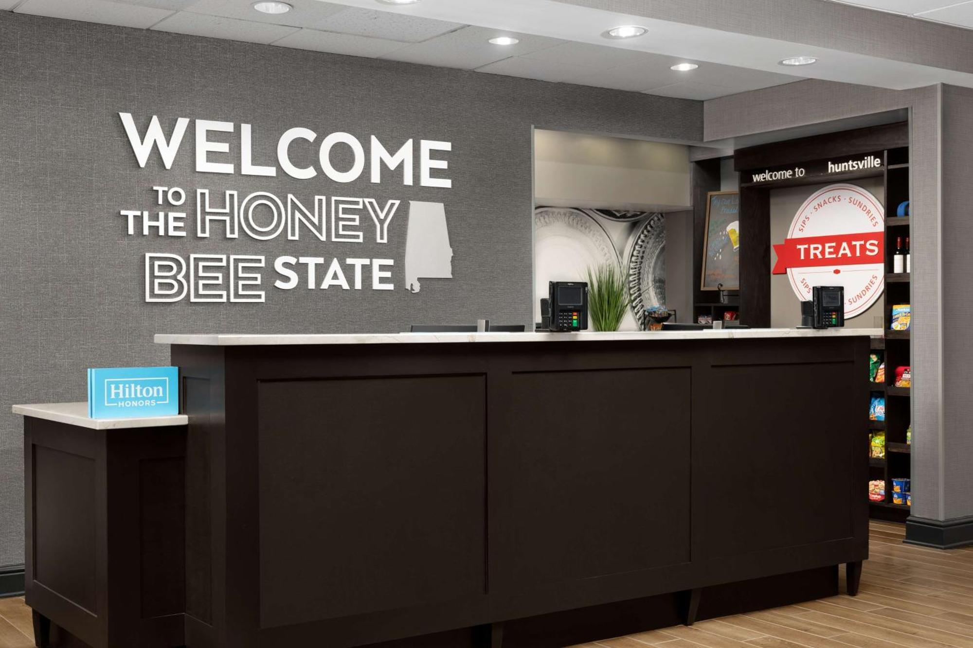 Hampton Inn & Suites Huntsville Research Park Area מראה חיצוני תמונה